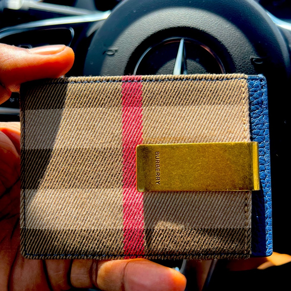 Like New wallet